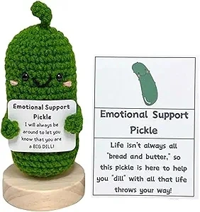 Handmade Emotional Support Pickled Cucumber Gift, Positive Pickle with Wooden Base, Cute Crochet Pickle Ornament for Office Desk, with Positive Affirmation Card (1 Pack)