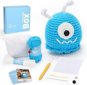 Crochet Kit for Beginners: 1 PC Extraterrestrial Starter Crochet Kits with Step-by-Step Video Tutorials and Yarns, Hook, Accessories, DIY Craft Gift for Adults and Kids(30%+ Yarn)