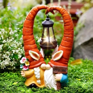 Couple Gnome Garden Decor Statue Solar Gnomes Decorations, with Solar Light Lantern Double Cute Gnomes for Patio Lawn Yard Outdoor Decoration Gifts for Mom, Valentine's Day Anniversary