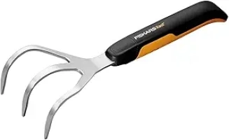 Fiskars 315510-1001 Xact Hand Garden Cultivator, Black/Slivler